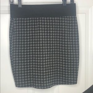 Black & gray print skirt